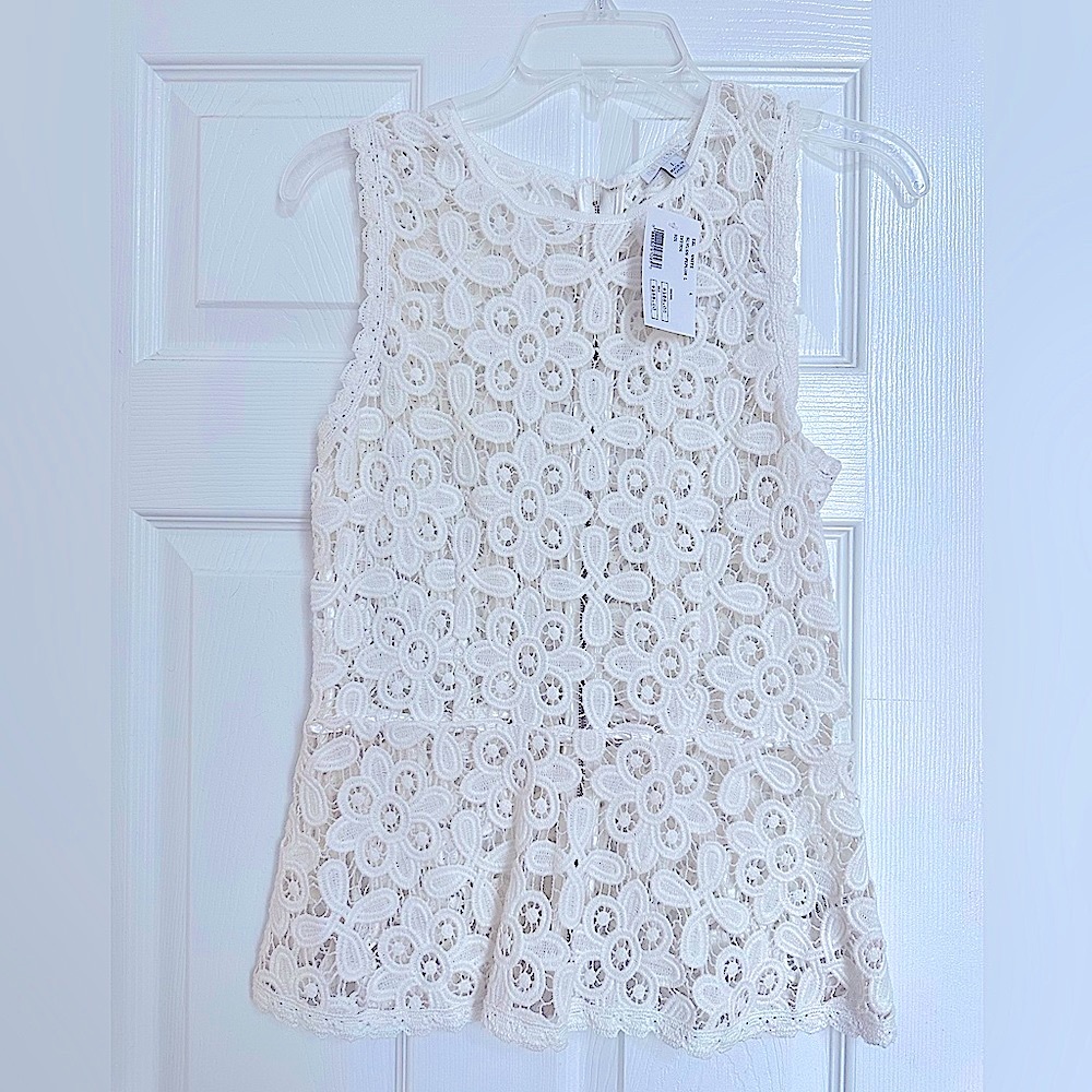 INTERMIX Sleeves Peplum Crochet- Lace Top. NWT! L